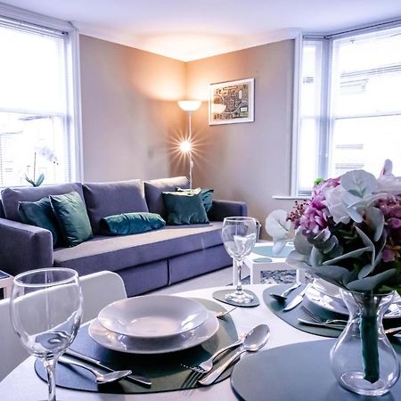 Lord Street - 2 Beautiful Apartments - Sleep Up To 14 Guests - By Rework Accommodation Chester Exterior foto