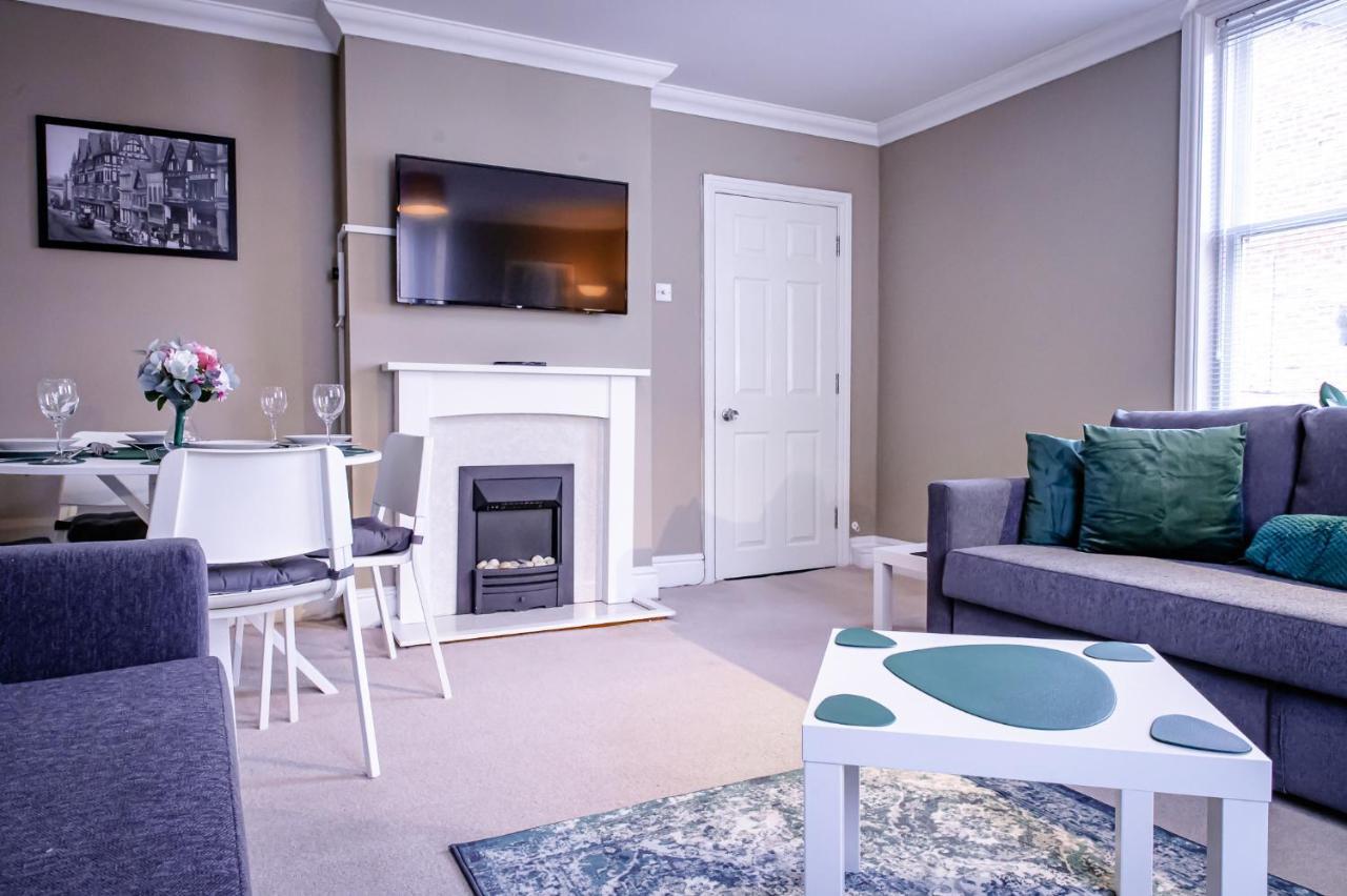 Lord Street - 2 Beautiful Apartments - Sleep Up To 14 Guests - By Rework Accommodation Chester Exterior foto