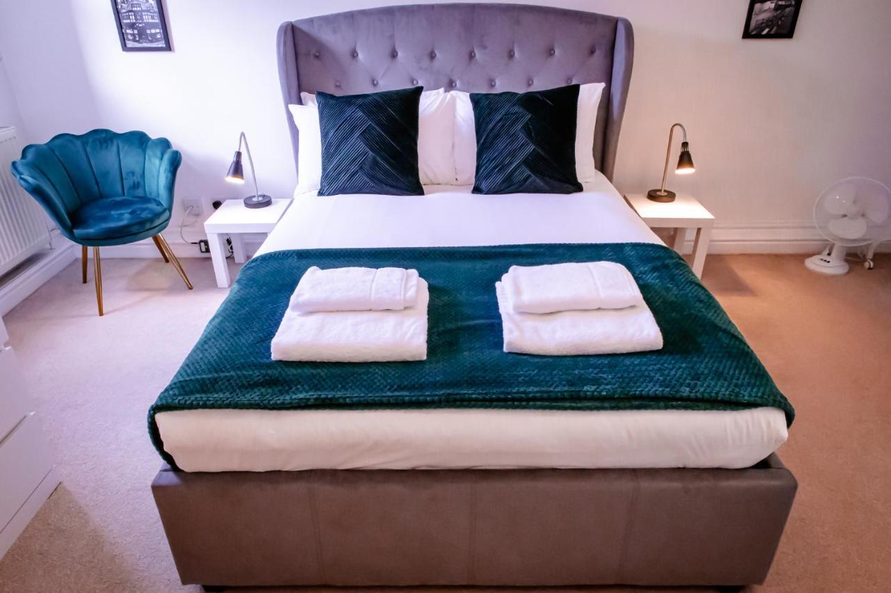 Lord Street - 2 Beautiful Apartments - Sleep Up To 14 Guests - By Rework Accommodation Chester Exterior foto