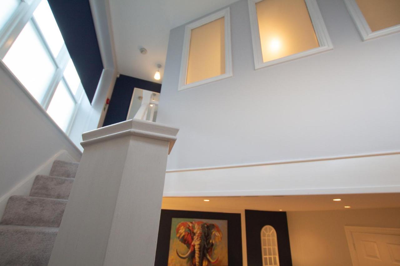 Lord Street - 2 Beautiful Apartments - Sleep Up To 14 Guests - By Rework Accommodation Chester Exterior foto