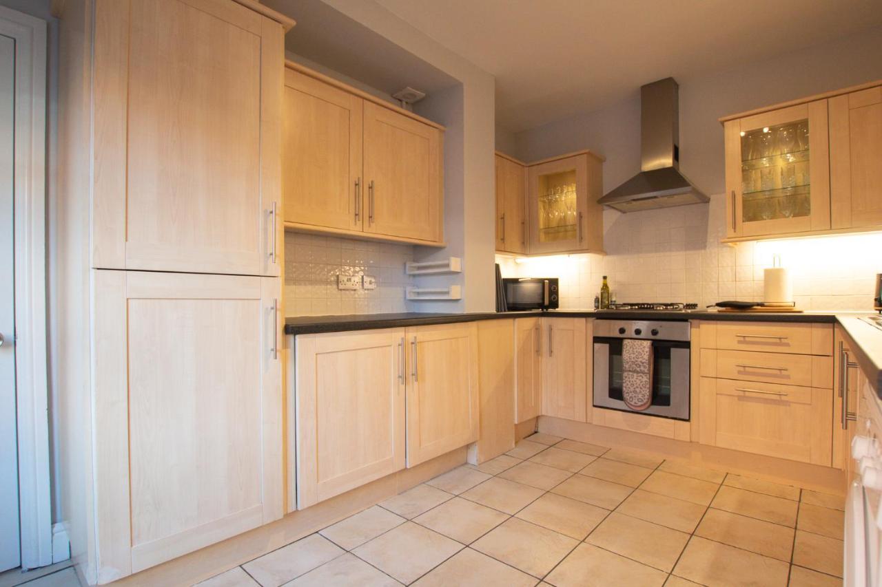 Lord Street - 2 Beautiful Apartments - Sleep Up To 14 Guests - By Rework Accommodation Chester Exterior foto
