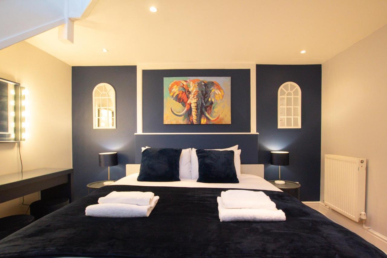 Lord Street - 2 Beautiful Apartments - Sleep Up To 14 Guests - By Rework Accommodation Chester Exterior foto